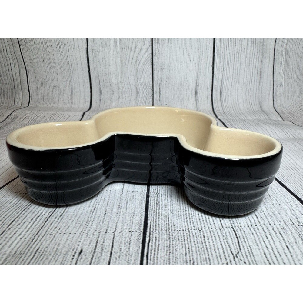 Set Of 2 Le Creuset Disney Mickey Mouse Stoneware Ramekins Black & Red 7.5oz - Picture 10 of 13